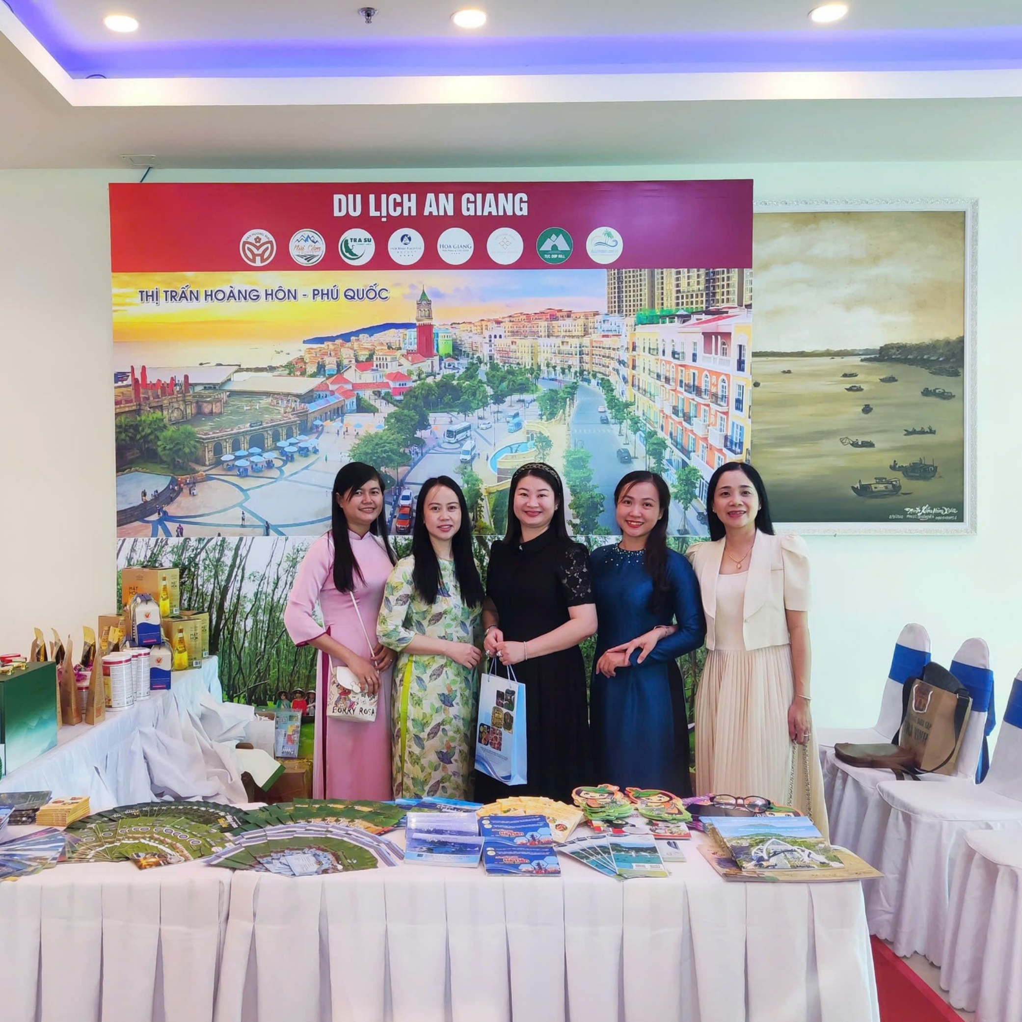 Họp mặt kỷ niệm 65 năm Ngày Du lịch Việt Nam (09/7/1960 - 09/7/2025) và Họp mặt “Điểm du lịch tiêu biểu ĐBSCL” lần thứ III năm 2025